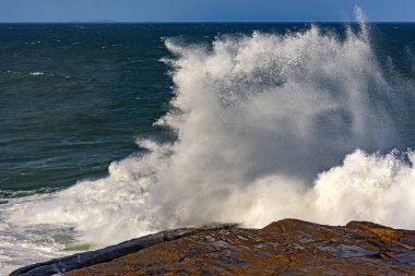 Ipanema Plajı Rio de Janeiro buzlu kırma fırtına dalgası