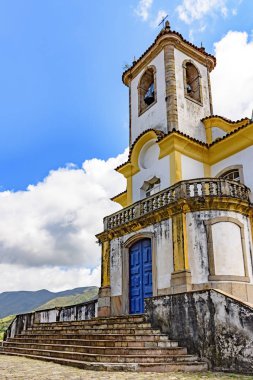 18. yüzyılın, ünlü ve tarihi şehir Ouro Preto'daki Minas Gerais'deki / daki Center'da bulunan eski Katolik kilise cephe