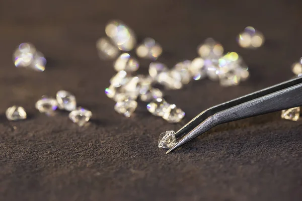 Diamante Con Pinzas Lupa Gema Belleza — Foto de Stock