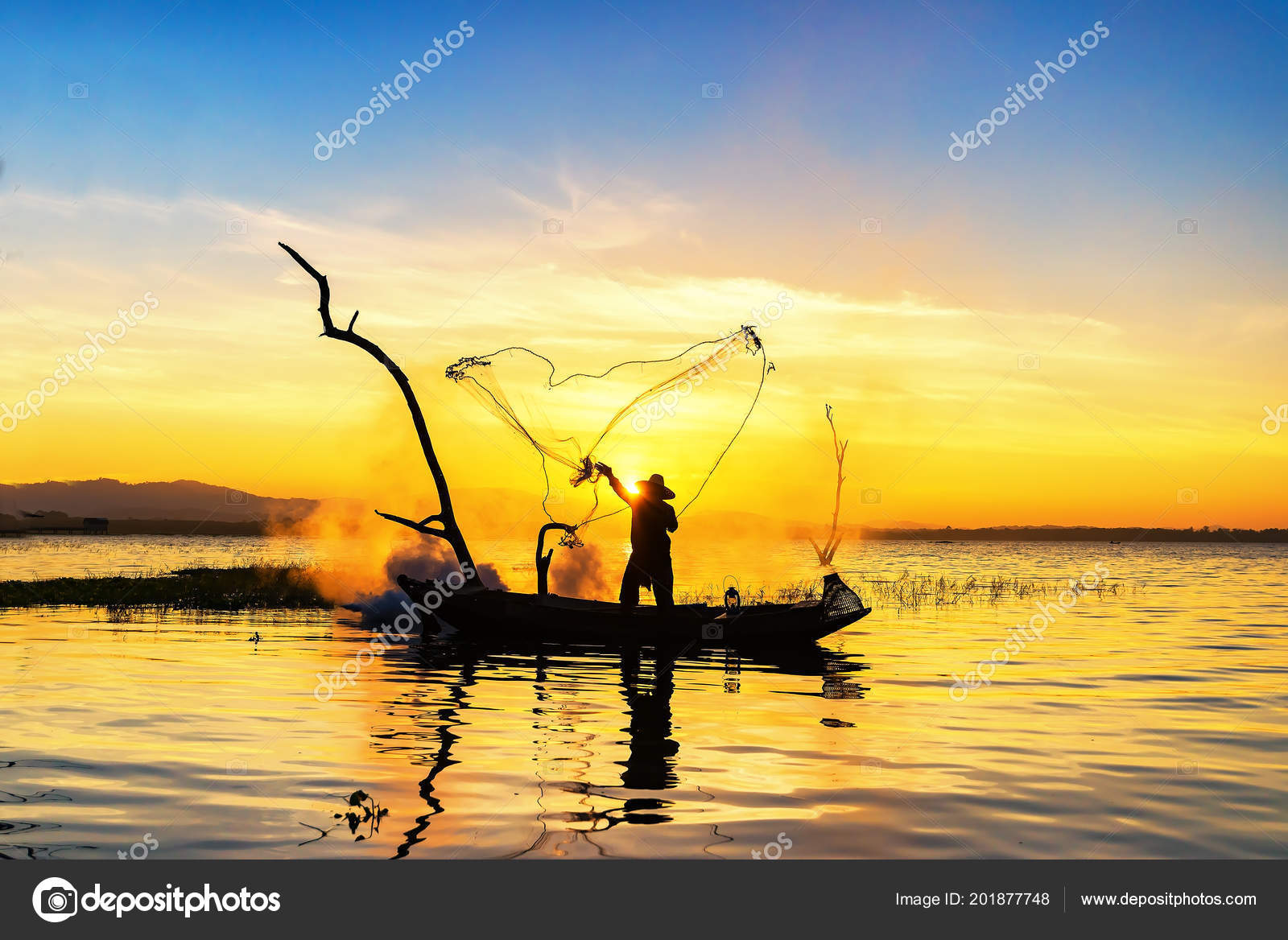 Silhouette Asian Fisherman Wooden Boat Fisherman Action Throwing