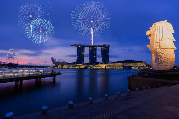 Singapur Narodowy Dzień Uroczystości Fajerwerki Marina Bay Cityscap — Zdjęcie stockowe