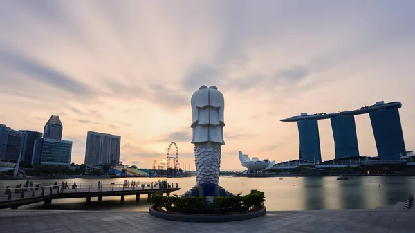 Zatoka Marina Singapur Lipca 2017 Panoramę Singapuru Marina Podczas Zmierzchu — Zdjęcie stockowe