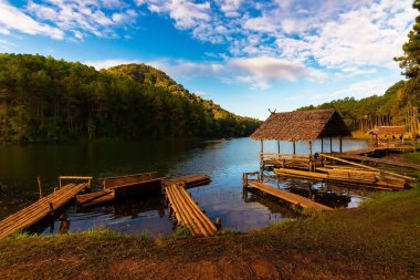 Pang Ung in Mae Hong Son, Tayland 'daki Maehongsorn' un en güzel manzarası