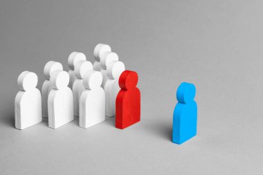 Lider iş ekibi yol açar. Yeni takım üyesi katılmadan. Bir rakip veya ortağı ile çatışma tartışma. Kavramı