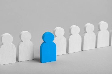 Girişimi bir çalışan lider kavramdır. Bir mavi lider çıktı beyaz adamlar kalabalıktan