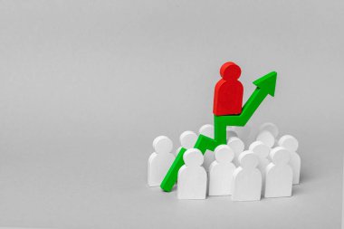 İş, lider verimli çalışması çivilenmiş çiğ takımda eseri. Hareketli büyüme nedeniyle komuttur. Grup lideri ve yeşil bir ok ile insan. Kavramı