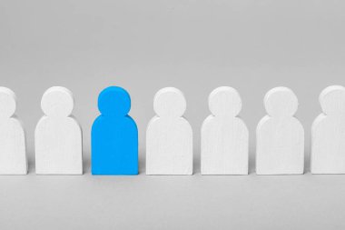 Seçtiğiniz özel çalışan lider bir kavramdır. Kavramı nasıl benzer bir kalabalıktan aşk için cinsel ortağı seçmek için