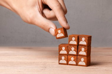 Bina takım. lider takım küpleri çalışanı ile oluşturur. İşe Alım kavramı