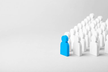 İş takım lideri kavramı hedef doğrultusunda hareket yönü gösterir