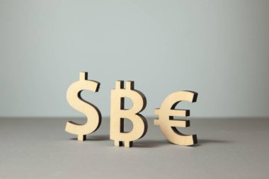 Bitcoin dolar ve euro para birimi ve kripto para birimi simgelerini