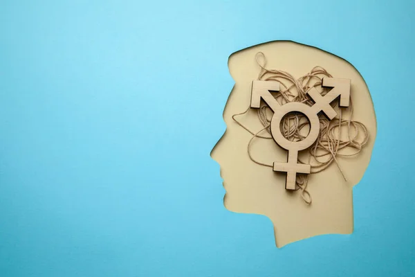 Символ трансгендера. Голова з думками про зміну статі або любові до протилежної статі — стокове фото