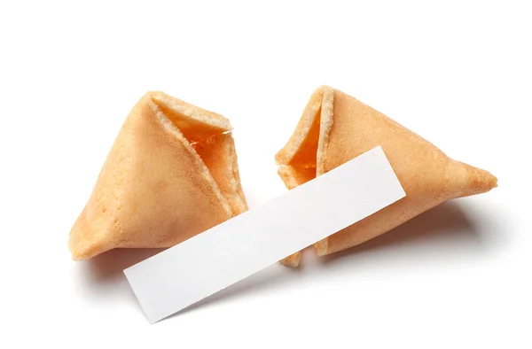 Chinese fortune cookies. Cookies met lege blanco binnenin voor Voorspellings woorden. Geïsoleerd op witte achtergrond. — Stockfoto