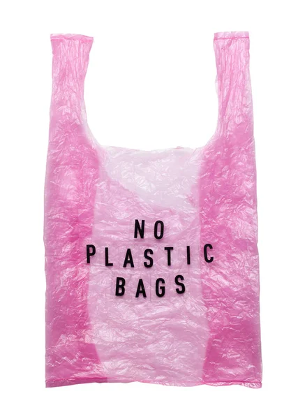 Bolsas de plástico rojo aisladas sobre fondo blanco. No hay bolsas de plástico. Contaminación medioambiental mediante bolsas desechables, reciclado — Foto de Stock