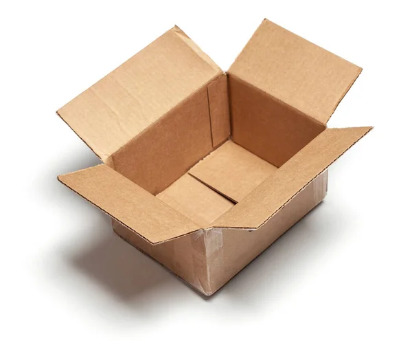 Abrir caixa de papelão vazia isolada em um fundo branco. mock-up — Fotografia de Stock