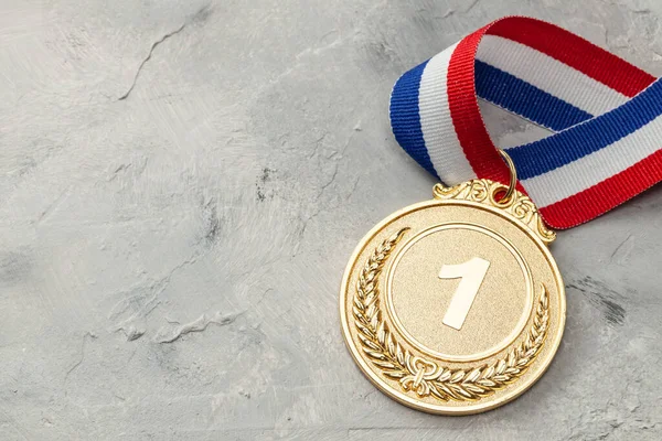 Χρυσό μετάλλιο. Βραβείο πρώτης θέσης με κορδέλα — Φωτογραφία Αρχείου