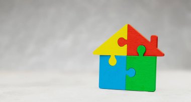 Ev bulmacası ev kredisi. Evin parçaları bir araya getirildi.