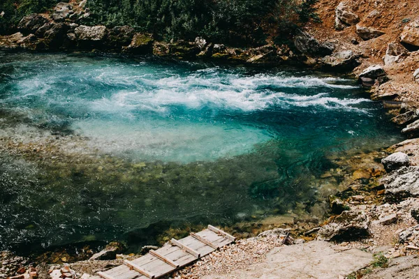 extraction natural water, karst spring, natural source of drinking water