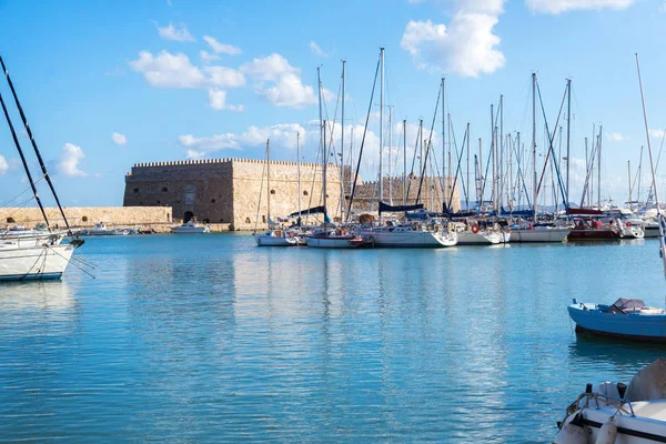 Barcos Iates Porto Veneza Velho Dia Ensolarado Verão Heraklion Greece — Fotografia de Stock