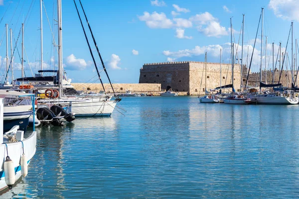 Barcos Iates Porto Veneza Velho Dia Ensolarado Verão Heraklion Greece — Fotografia de Stock