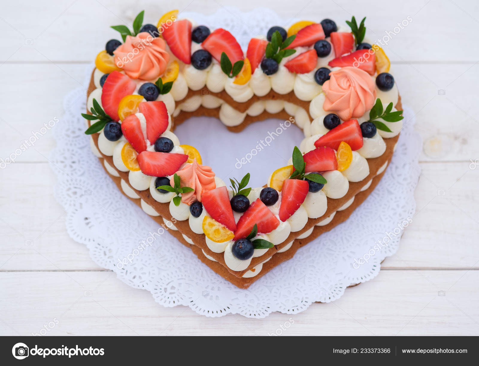 Beau Gateau Forme Coeur Avec Creme Fromage Des Baies Image Libre De Droit Par Androsov58 C Beau Gateau Forme Coeur Avec Creme Fromage Des Baies Image Libre De Droit Par Androsov58 C