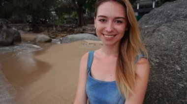 Ağır çekim yaşam tarzı blogger kız seaside adlı video çekim