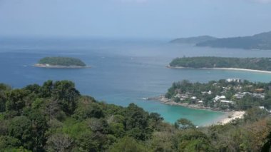 Baloncu Adası ve deniz sahil ateş