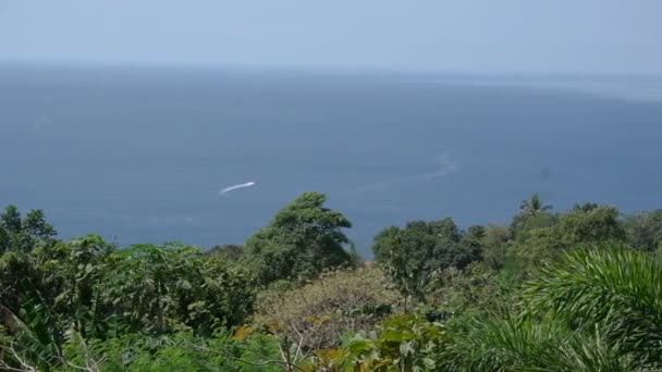 Férias em câmera lenta vendo território perto do litoral . — Vídeo de Stock