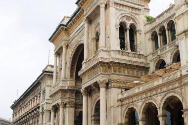 Galleria Vittorio Emanuele II'nin içinde Milan girişi.
