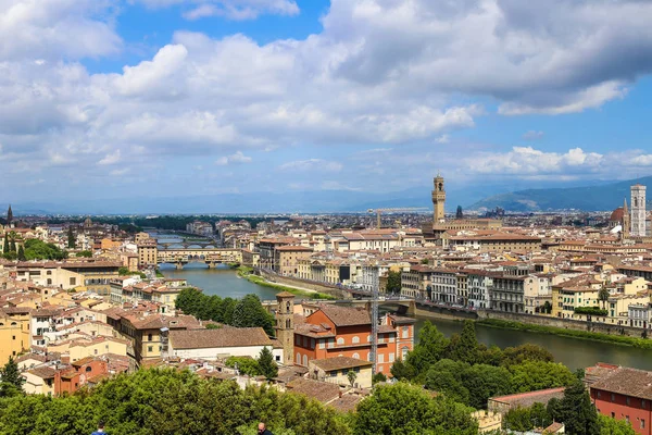 Great Florense cityscape with clouds in background, Italy. — Stock Photo, Image