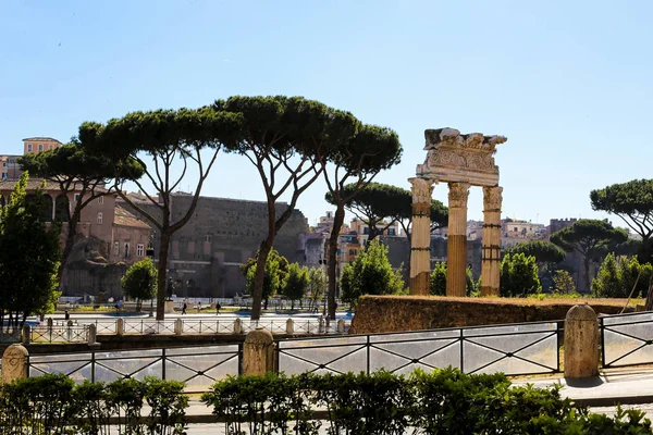 Geweldige antieke Rome en Roman Forum in Italië. — Stockfoto