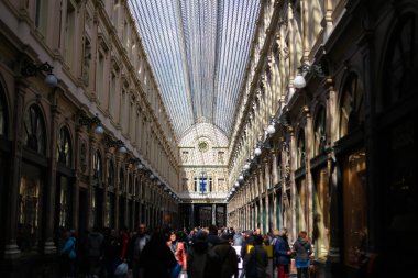 Les Galeries Saint Hubert, muhteşem bir cam tavanlı arcade Merkezi Brüksel, Belçika.