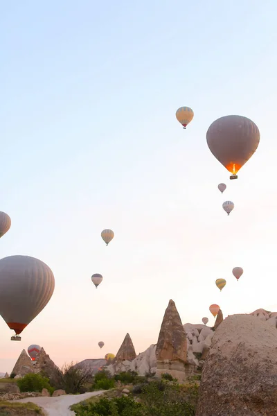 Lot of hot air balloons flying in Cappadocia, Turkey. — Stock Photo, Image