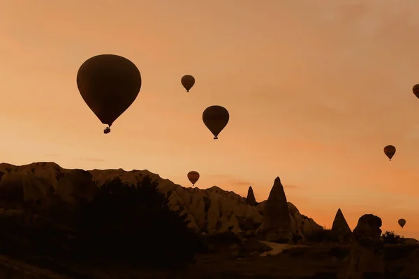 Hot air ballons flying over Cappadocia, Turkey. — Stock Photo, Image