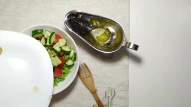 Vejetaryen salata üstten görünüm zaman atlamalı yapma