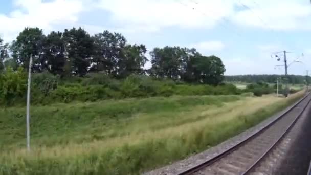 Lviv Ukrayna yakınlarındaki tren penceresi manzara görünümü — Stok video