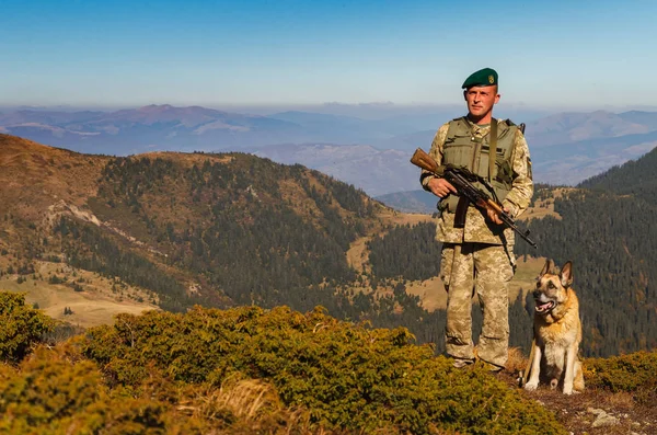 Dilove Ukraine October 2018 Ukrainian Border Guard Dog Patrols Ukrainian — Stock Photo, Image