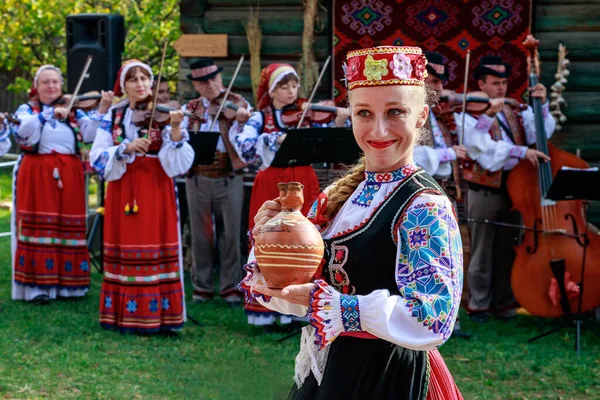 Deuxième festival de poterie à Uzhgorod — Photo