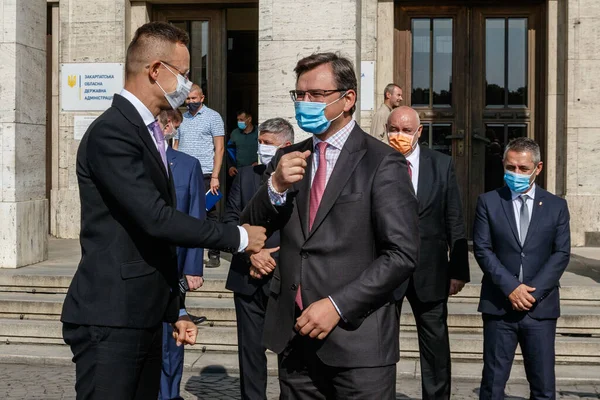 Uzhgorod Ukraina Syyskuuta 2020 Unkarin Ulkoasiainministerit Peter Szijjarto Vasemmalla Ukraina — kuvapankkivalokuva