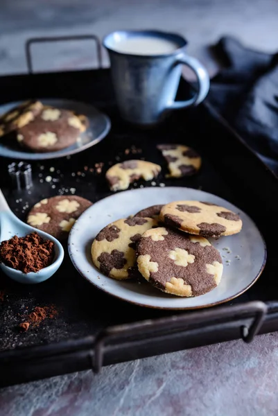 Biscuits Bicolores Cacao Vanille Décorés Trèfle Quatre Feuilles — Photo