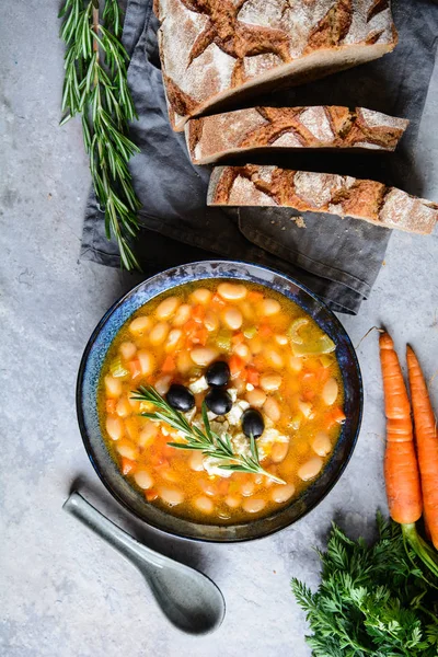 Fasolatha, deliciosa sopa griega de frijoles blancos — Foto de Stock