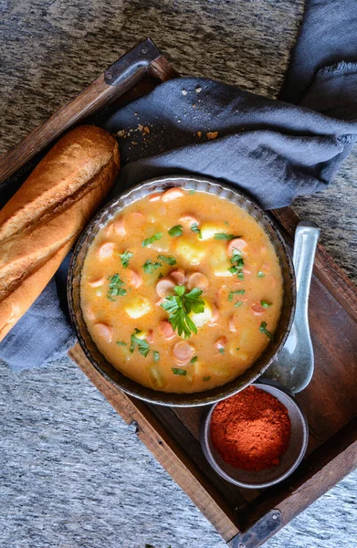 Sopa Frankfurt Confortable Con Rebanadas Salchichas Patatas — Foto de Stock