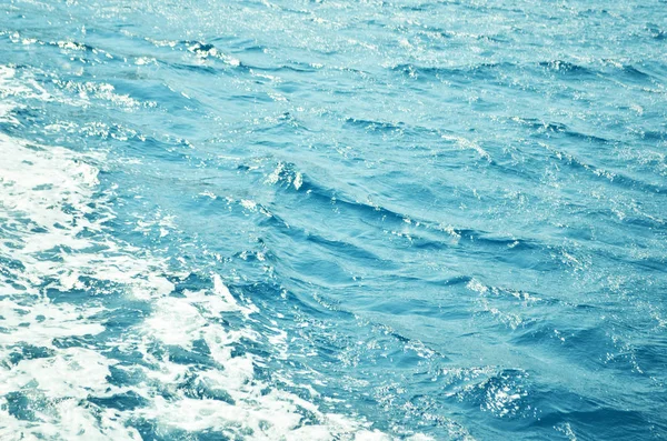Abstraktes Blaues Meerwasser Mit Weißem Schaum Für Hintergrund Naturhintergrundkonzept Bild — Stockfoto