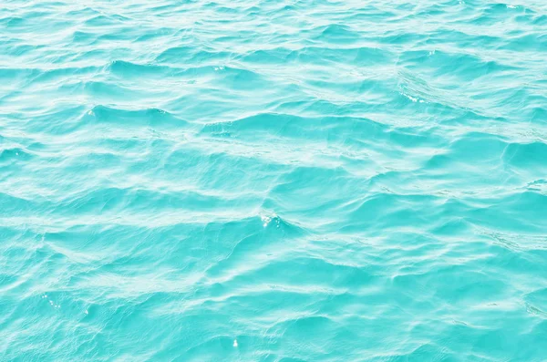 自然の背景の概念のための抽象的な青い海水 — ストック写真