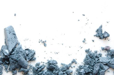 Göz farı kozmetik tozu dağınık. Moda ve güzellik endüstrisi kavramı. Kopya Alanı. - Resim