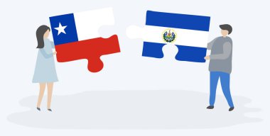 Şili ve Salvador bayrakları ile iki bulmaca parçaları tutan çift. Şili ve El Salvador ulusal sembolleri birlikte.