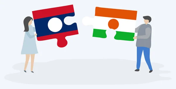 Pareja Sosteniendo Dos Piezas Rompecabezas Con Banderas Lao Nigerien Laos — Vector de stock
