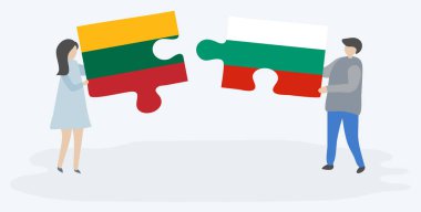 Litvanya ve Bulgar bayrakları ile iki bulmaca parçaları tutan çift. Litvanya ve Bulgaristan ulusal sembolleri birlikte.