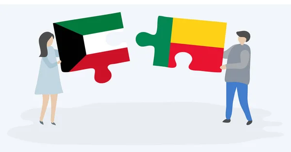 Dvojice Drží Dvě Skládanky Kuwaiti Beninijskou Vlajkou Kuvajt Benin Národní — Stockový vektor