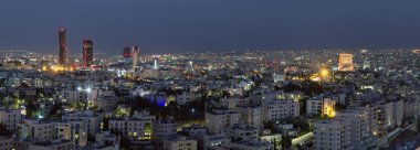Panoramic Amman şehir modern binalar gece - gece Amman şehir yeni şehir görünümünü göster