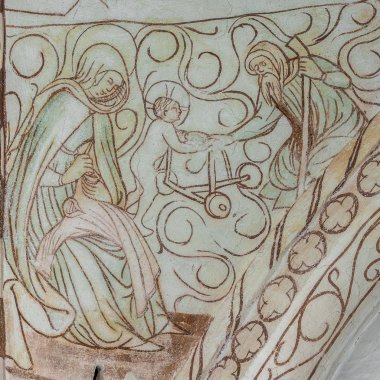 İsa bir walker tarafından yürümeyi öğrenme. Mary ve Joseph wtching, bir ortaçağ Gotik açık havada Bronnestad Kilisesi, İsveç, 11 Mayıs 2018 vardır